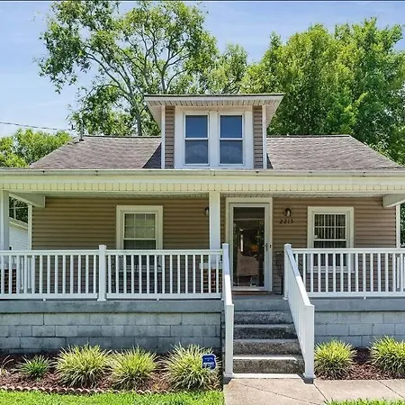 Two Bedroom Cottage Near Nashville-Downtown